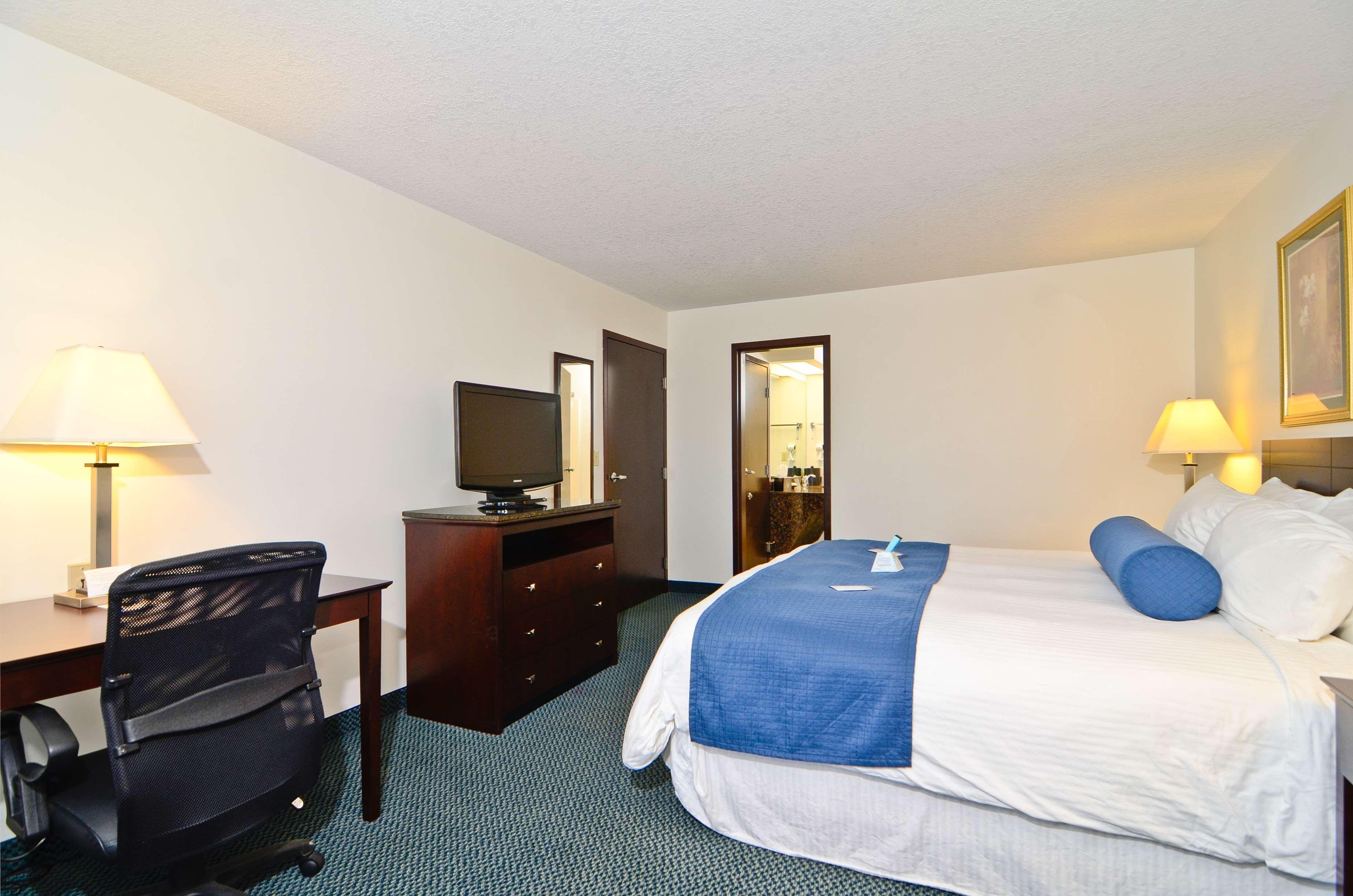 Best Western Gas City Room photo